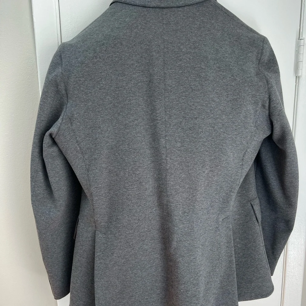 Selling a brand new Ralph Lauren gray sports coat - Picture 2 of 6